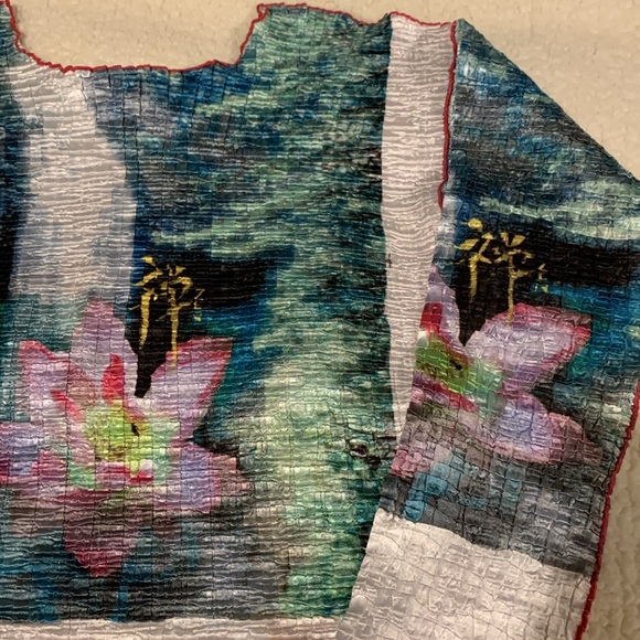 Unique Japanese inspired top. - Picture 4 of 5